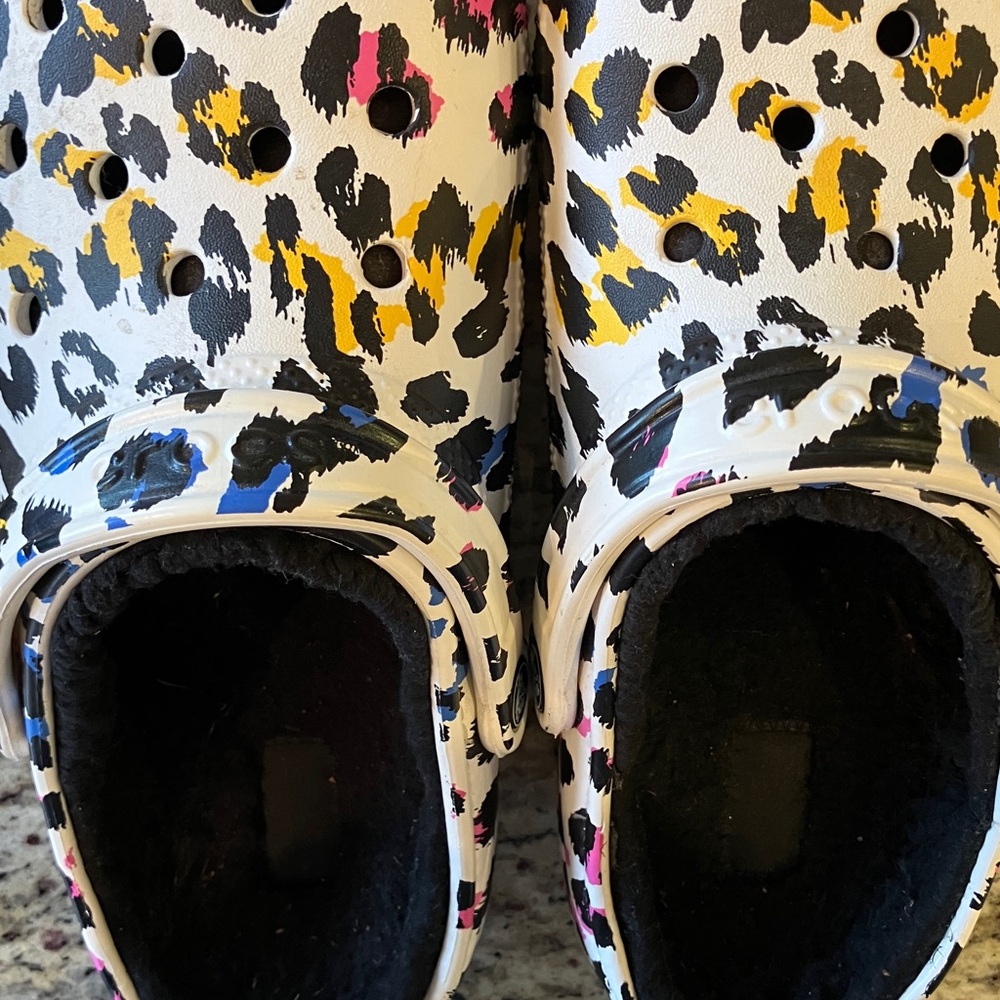 Crocs Classic Lined Clogs Leopard Print Mens 8 Womens 10 Slip-On Comfort Shoes - Picture 4 of 10